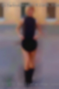 holliefarnham women sexy looking for